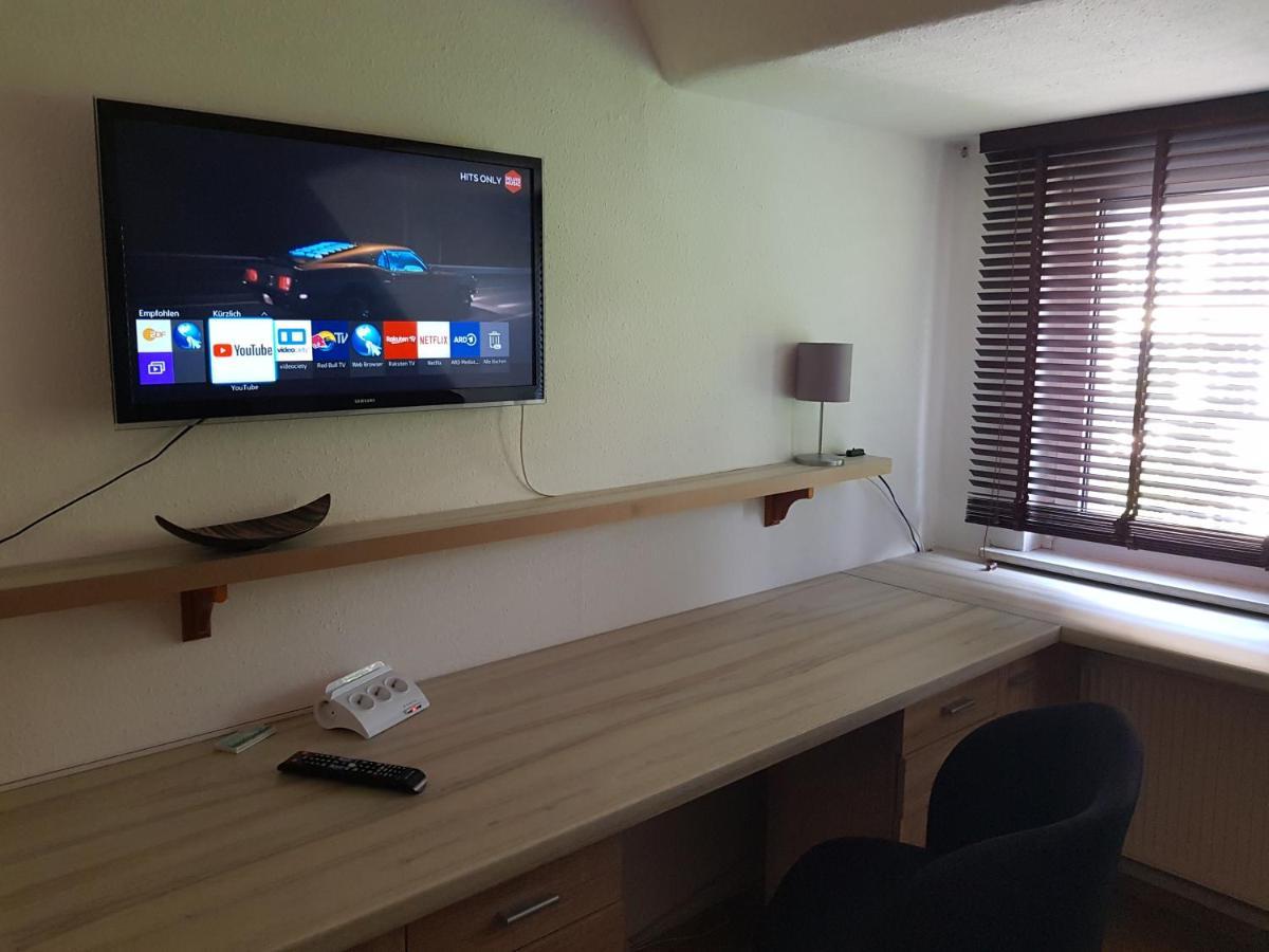 Apartment Am Suedpark Erfurt - Inkl Garten Mit Sitzlounge - Zentrumsnah エクステリア 写真